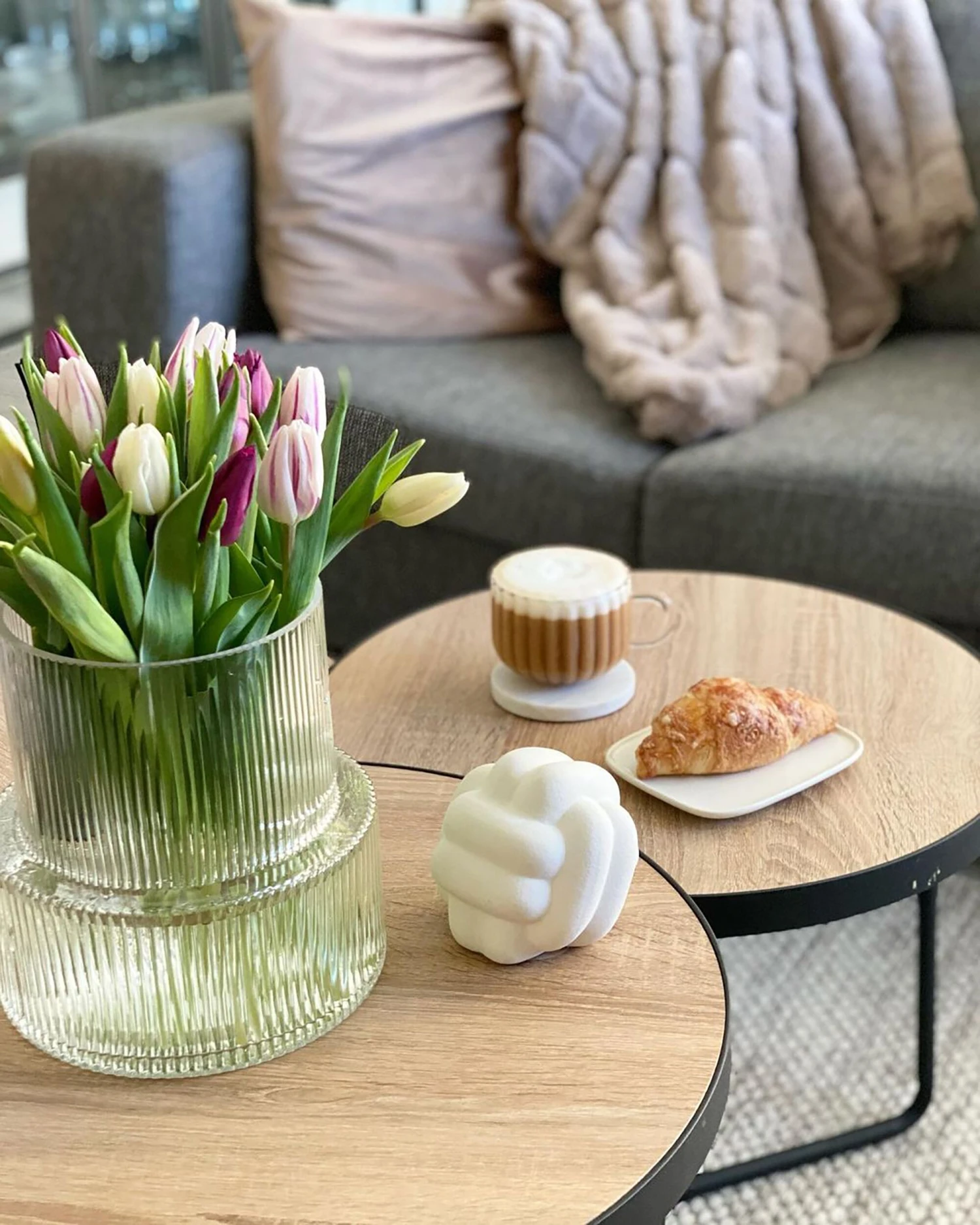 Set Of 3 Coffee Tables Light Wood With Black MELODY - Image 5